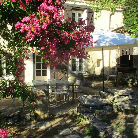 Le Mas Des Lilas Uzès Εξωτερικό φωτογραφία